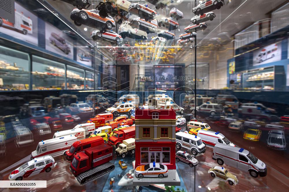 Around the world by ambulance, exhibition of models of ambulances and medical transport equipment