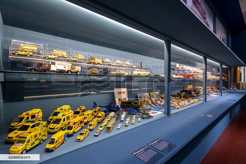 Around the world by ambulance, exhibition of models of ambulances and medical transport equipment