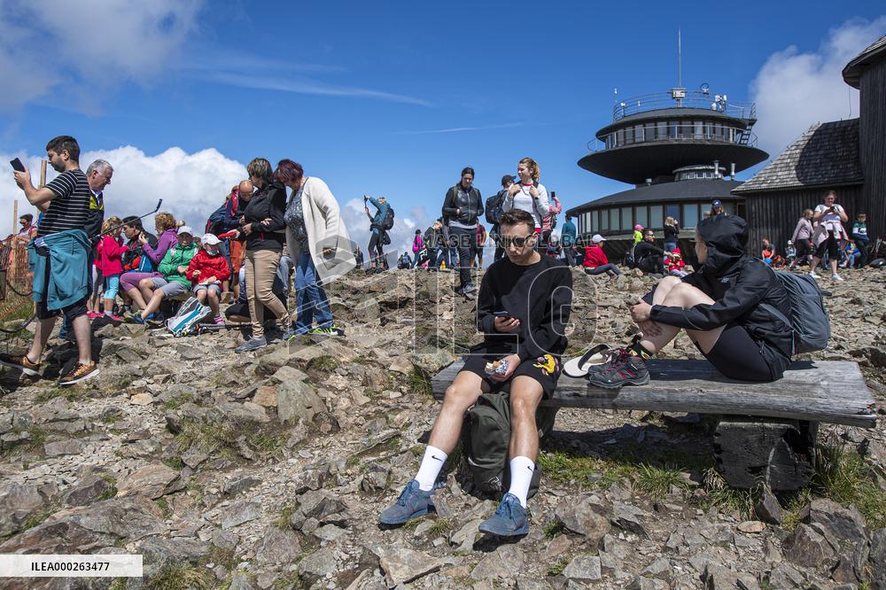 Thousands of people visited the top of Snezka in the Krkonose Mountains