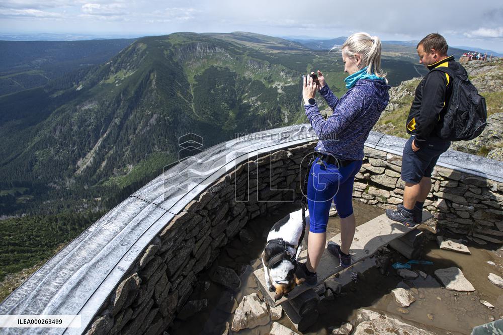 Thousands of people visited the top of Snezka in the Krkonose Mountains