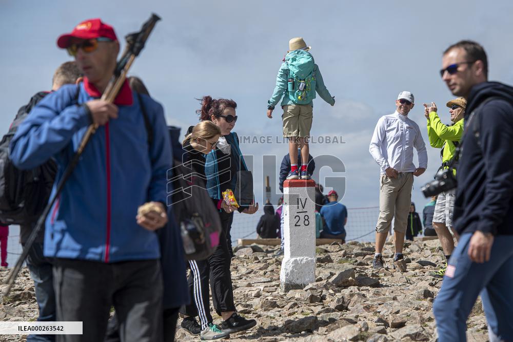 Thousands of people visited the top of Snezka in the Krkonose Mountains