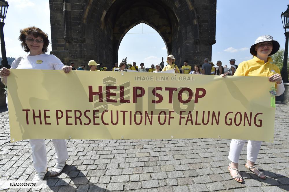 Prague march highlights persecution of Falun Gong fans in China