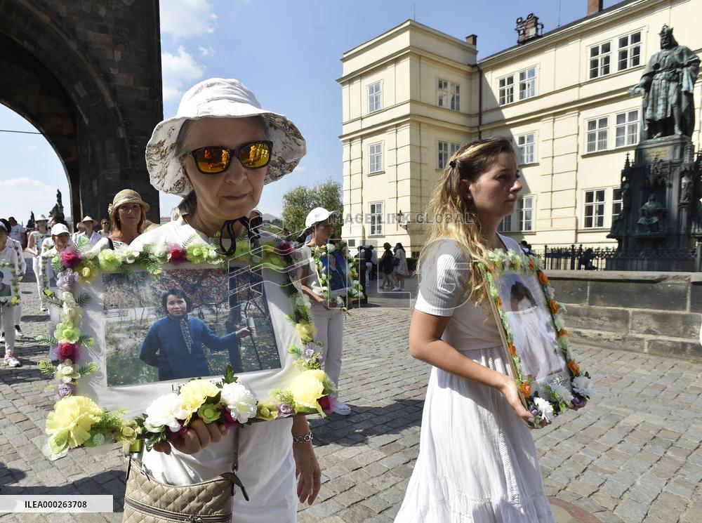 Prague march highlights persecution of Falun Gong fans in China