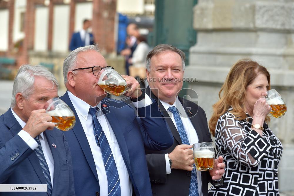 MIKE POMPEO, STEPHEN B. KING, VACLAV BERKA, SUSAN POMPEO, beer, Pilsen, Pilsner Plzensky Prazdroj brewery
