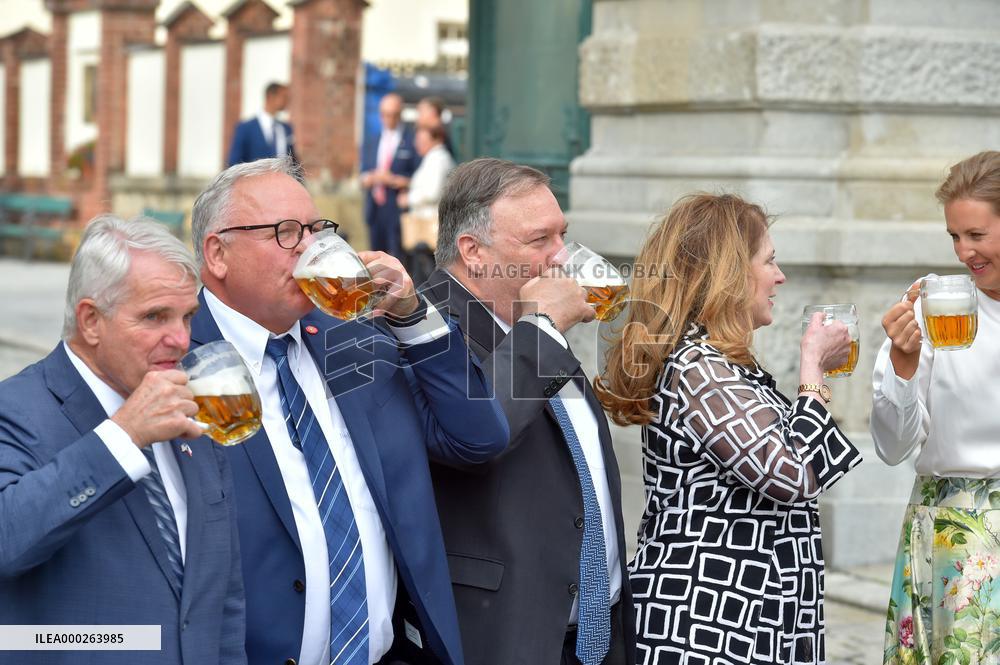 MIKE POMPEO, STEPHEN B. KING, VACLAV BERKA, SUSAN POMPEO, IVA PETRICKOVA,  beer, Pilsen, Pilsner Plzensky Prazdroj brewery