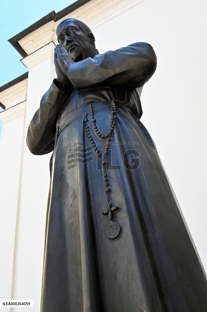 installation of statue of priest Martin Streda