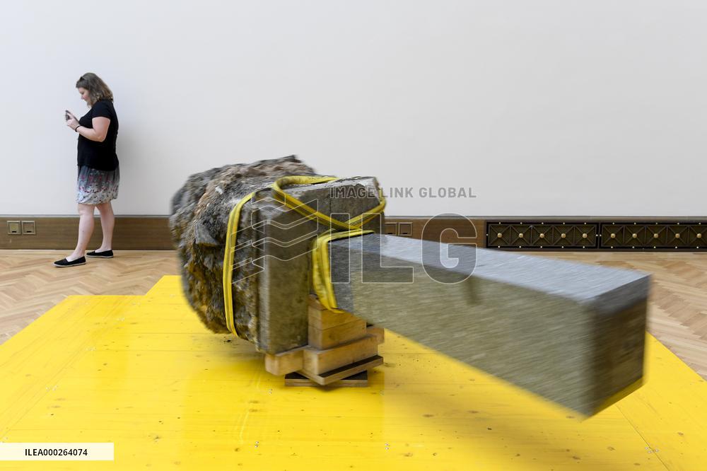 Unplugged, international group exhibition