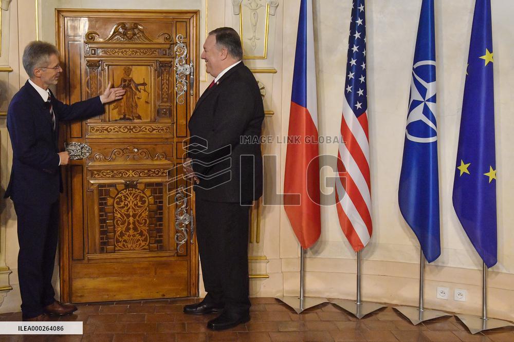 Milos Vystril, Mike Pompeo