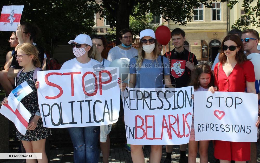 some 200 express solidarity with Belarussian opposition in Prague