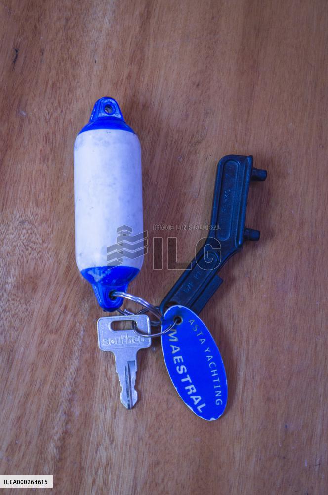 ASTA YACHTING Charter, sailing yacht, cruising, documents, fender pendant for keys