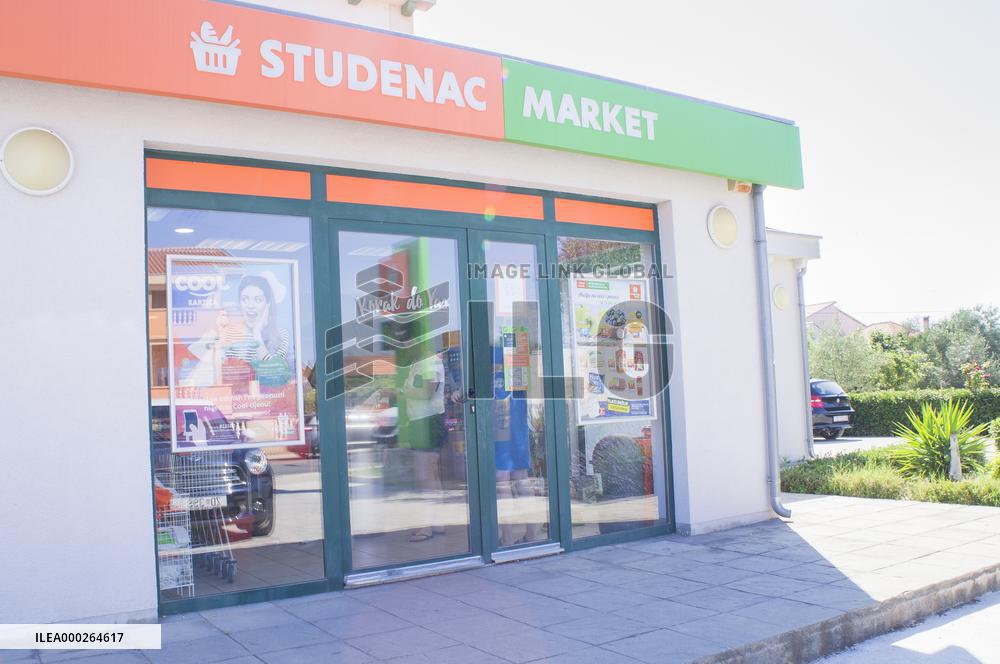 Studenac Market grocery shop, supermarket