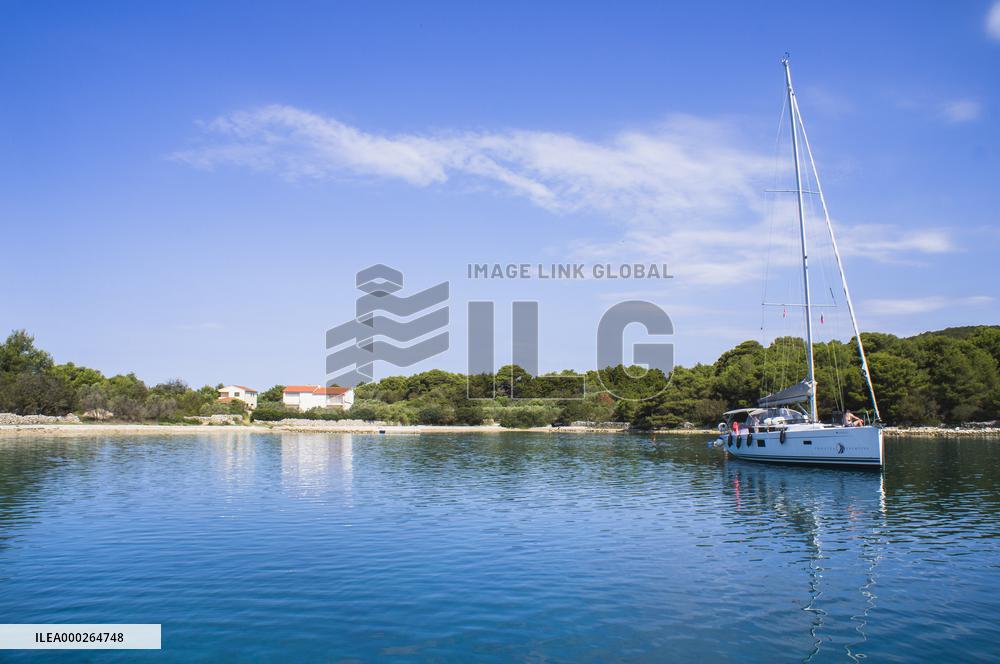 shipwreck, ship, sailing yacht, cruising, cruiser, sea