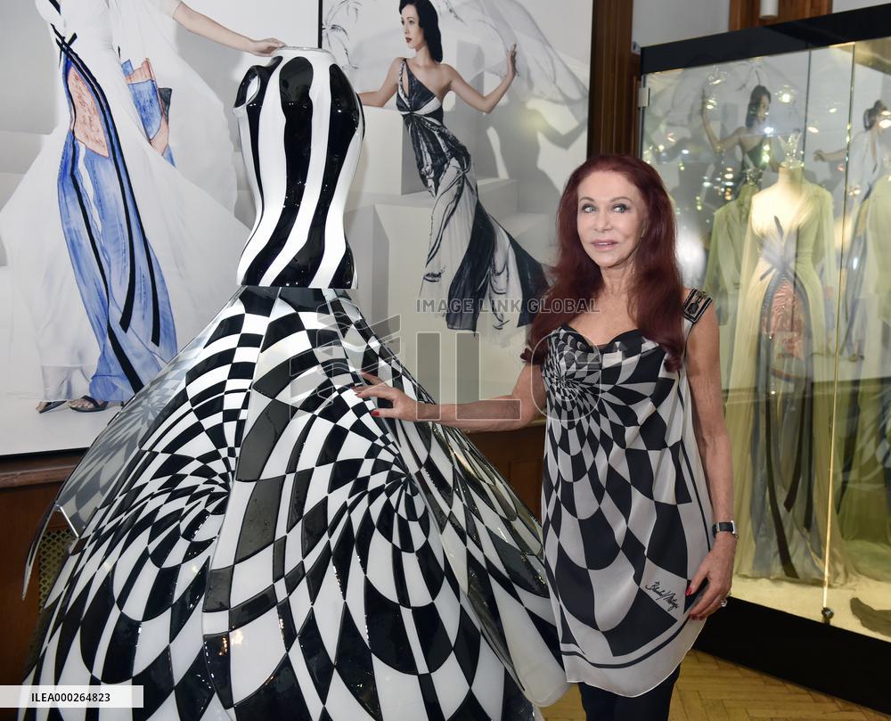 Blanka Matragi, glass dress