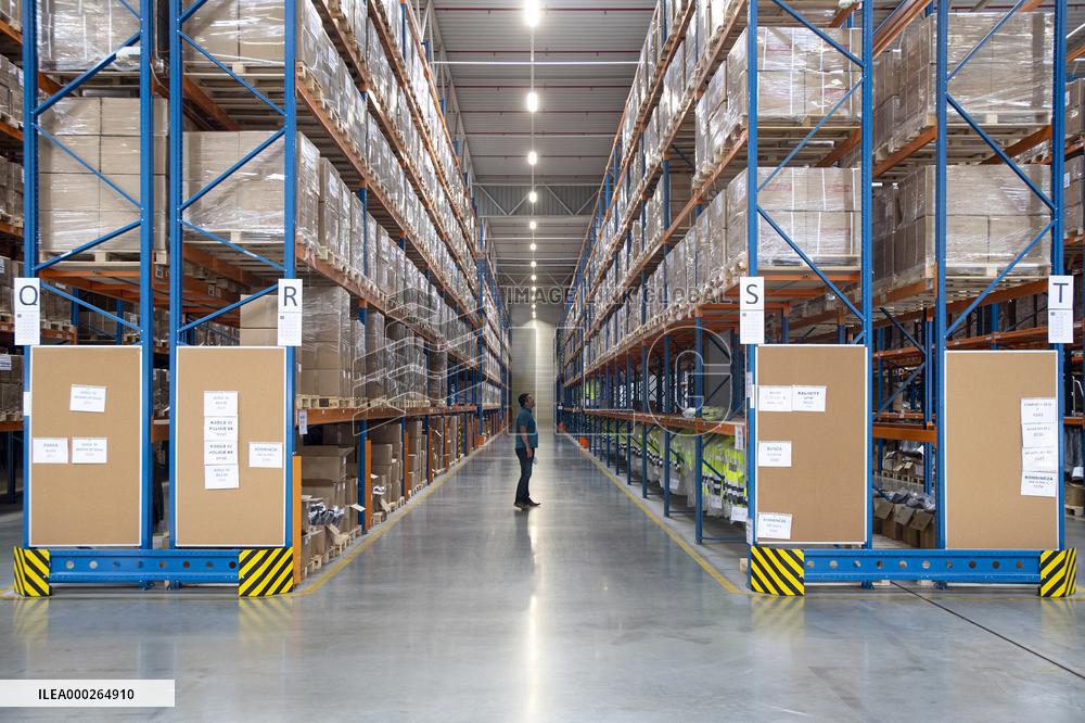 Jan Hamacek, police depository, anti-coronavirus protective devices, storage, warehouse