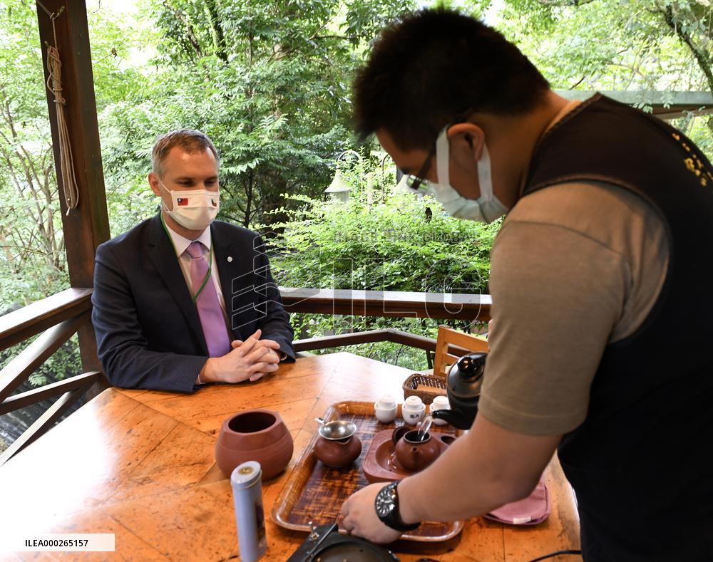 Prague Mayor Zdenek Hrib, zoo in Taipei, tea
