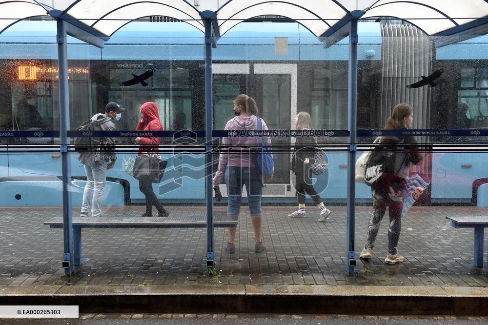 Face mask again mandatory in public transport