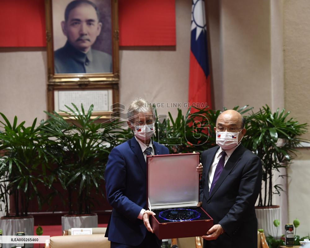 Milos Vystrcil, Su Tseng-chang, Taiwan