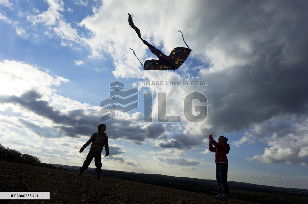 children, child, kids, kid, kite, fly, autumn, play, game, silhouette, field, sky