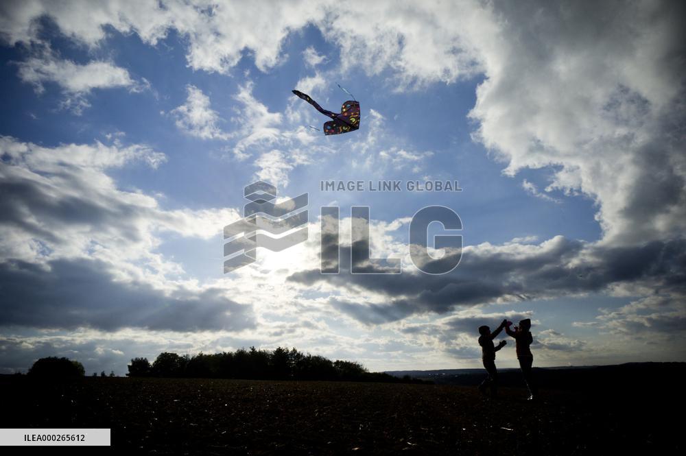 children, child, kids, kid, kite, fly, autumn, play, game, silhouette, field, sky