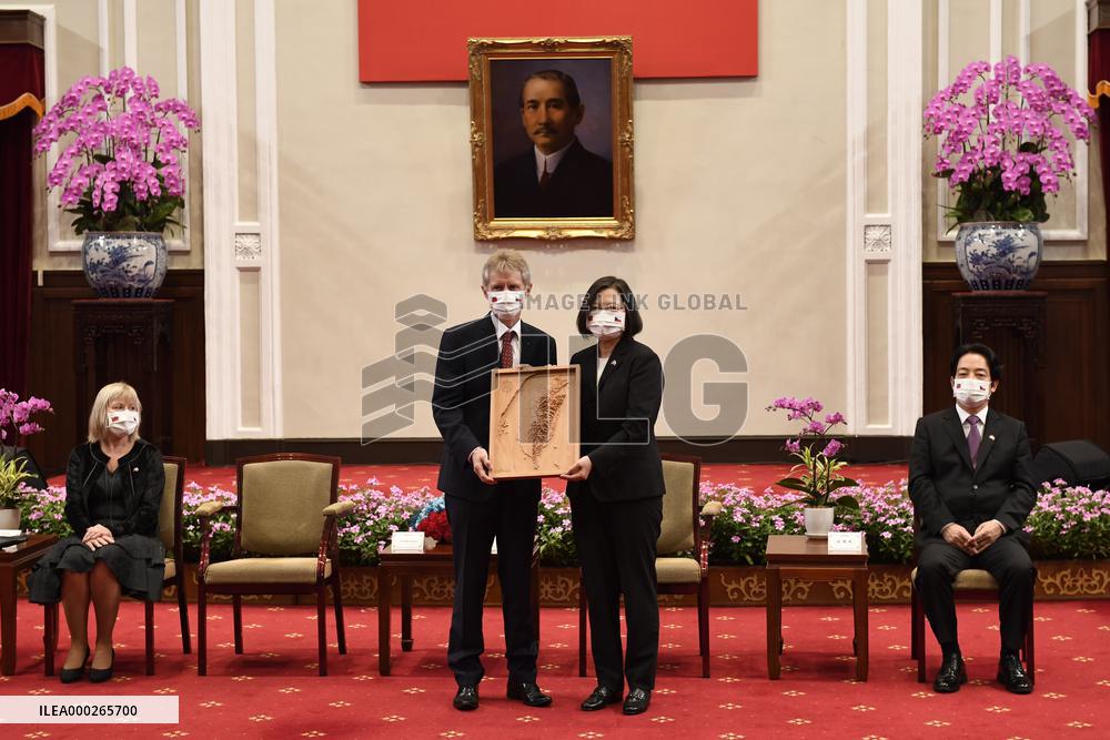 Ivana Vystrcilova, Milos Vystrcil, Tsai Ing-wen, Taiwan