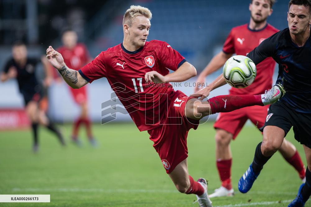 Jan Matousek, Nikola Moro