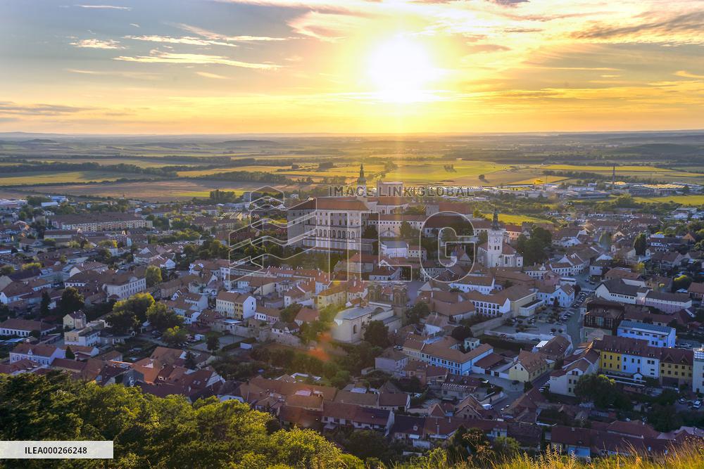 Mikulov, Holly Hill, tourists, sun set