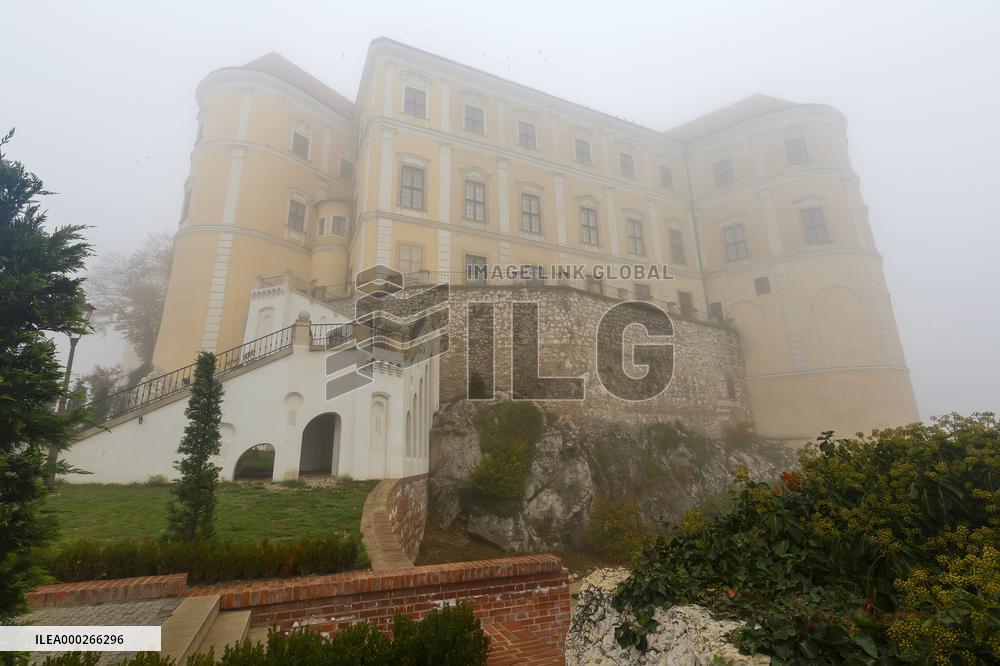 Mikulov, Mikulov Castle, tourists, autumn