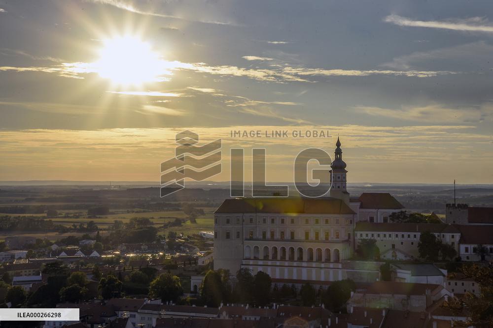 Mikulov, Holly Hill, tourists, sun set