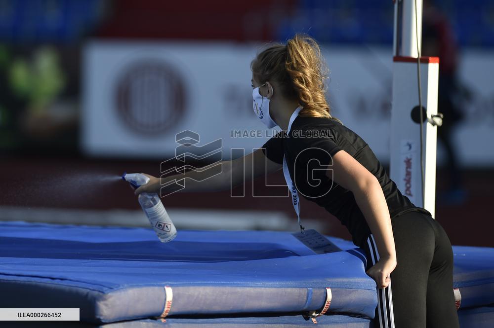 Golden Spike Ostrava, disinfection of a landing area