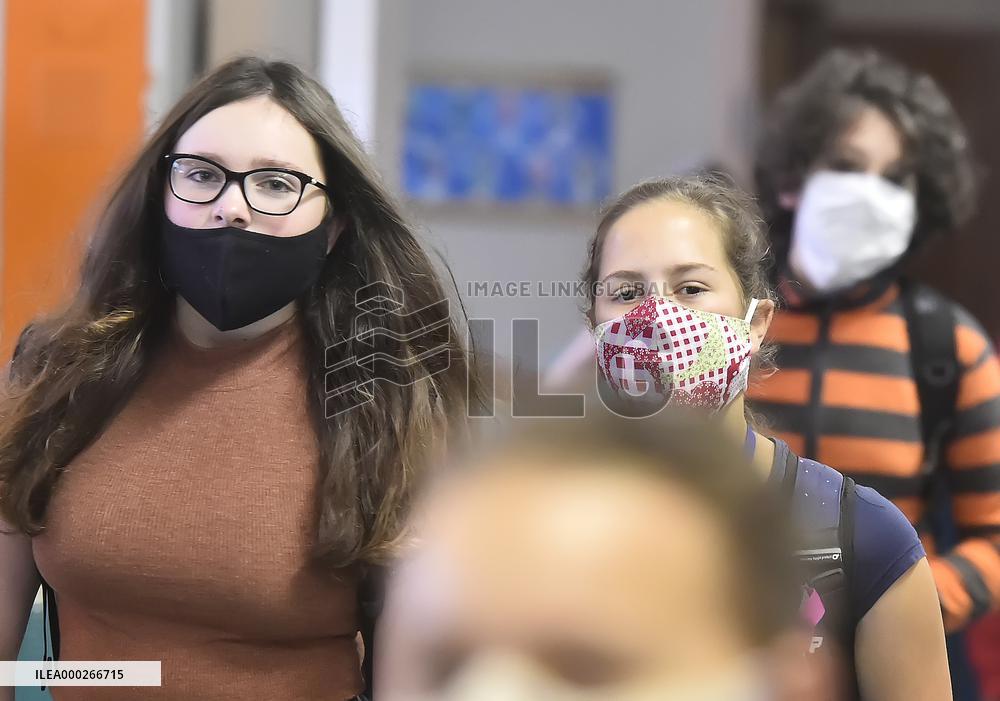 pupils, school, face masks, coronavirus, COVID-19