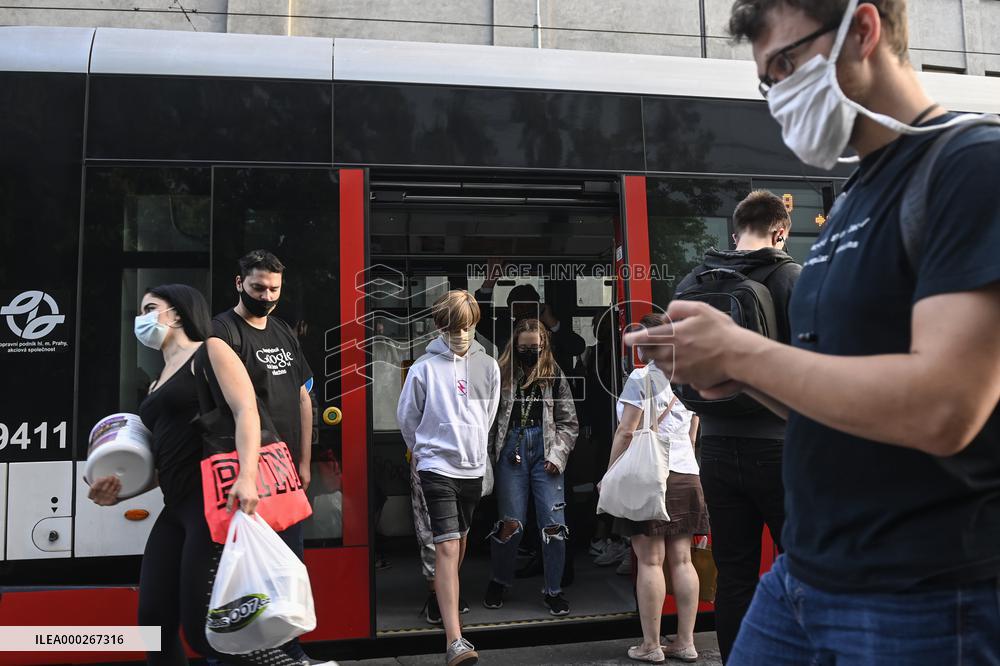 VIRUS OUTBREAK CZECH REPUBLIC, people, face mask, tram station