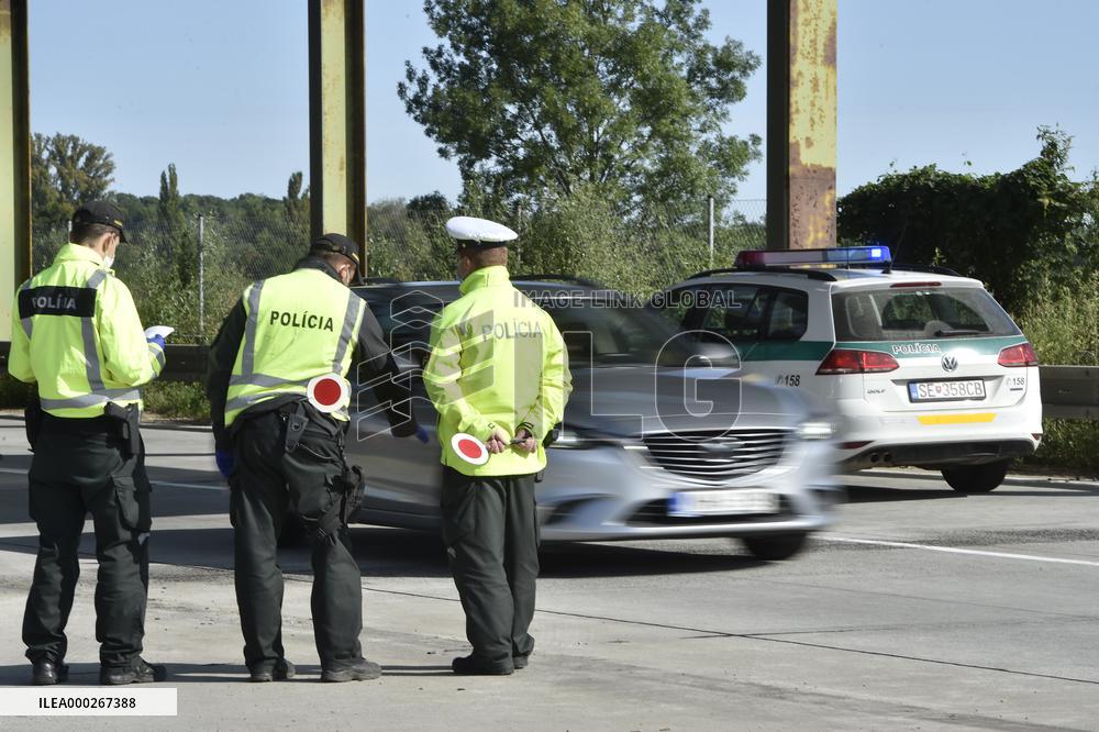 Border control in Stary Hrozenkov, Drietoma