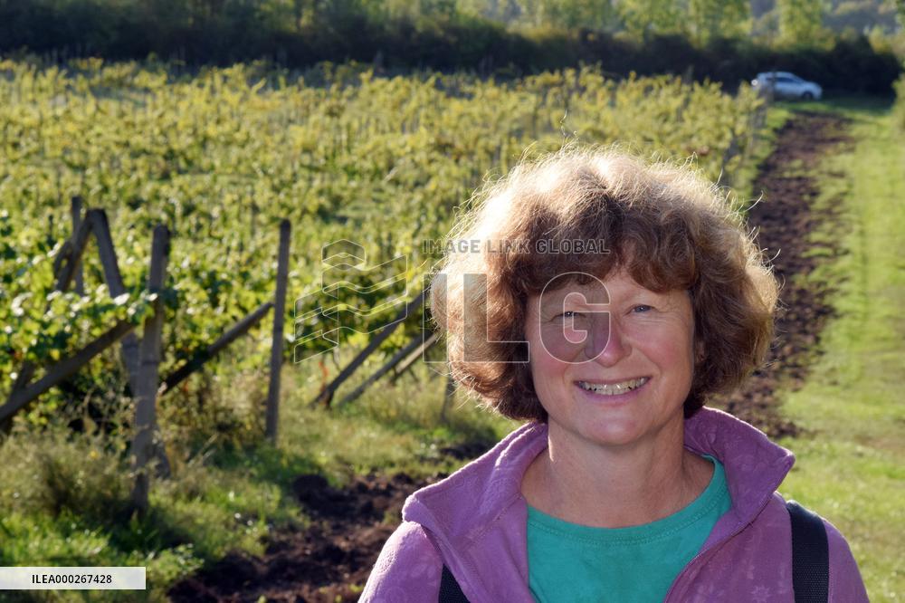 KATERINA KREISINGER, Executive/Proprietor, vineyard Barbora, Cepirohy, Czech winery Chramce , harvest of wine grapes