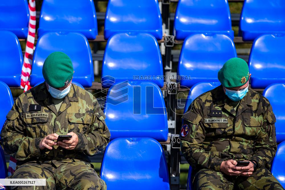 NATO Days and Czech Military Air Forces Days 2020, Czech soldiers with protective face masks, mask, soldier