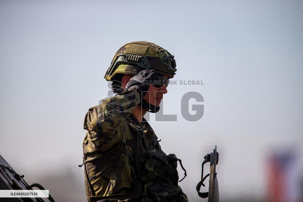 NATO Days and Czech Military Air Forces Days 2020, 7th Mechanised Brigade, soldier, salute