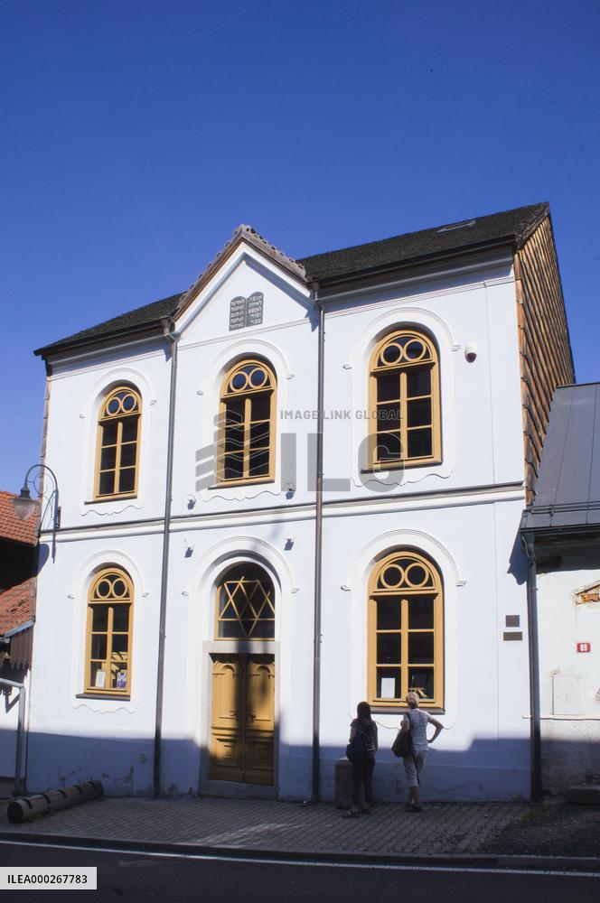 The 120-year-old synagogue in Hartmanice
