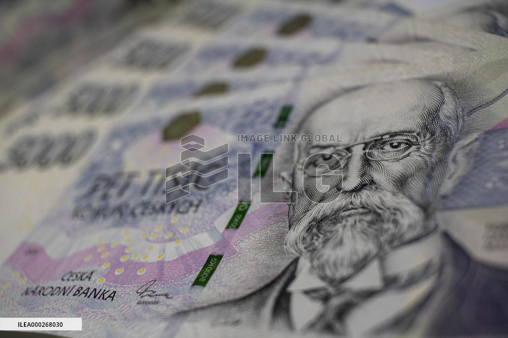 money, Czech crowns, 5000, banknotes, cash