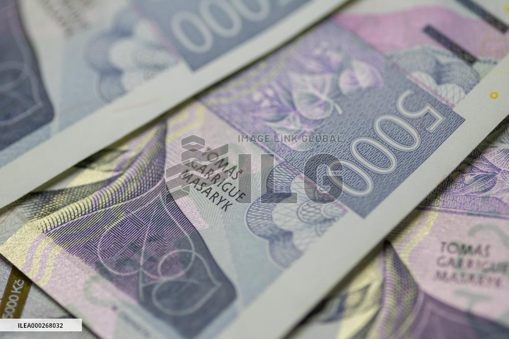money, Czech crowns, 5000, banknotes, cash