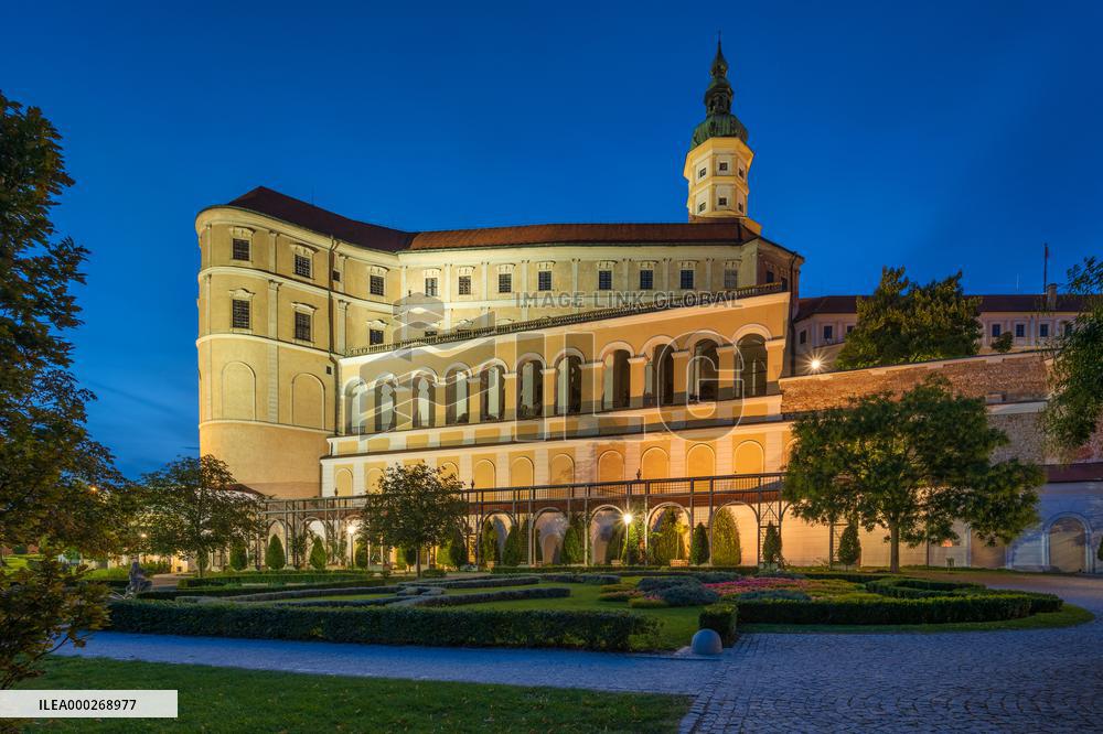 Mikulov, Mikulov Castle, tourists