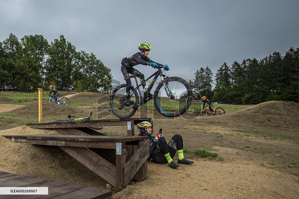 pump track circuit for cyclists, cyclist
