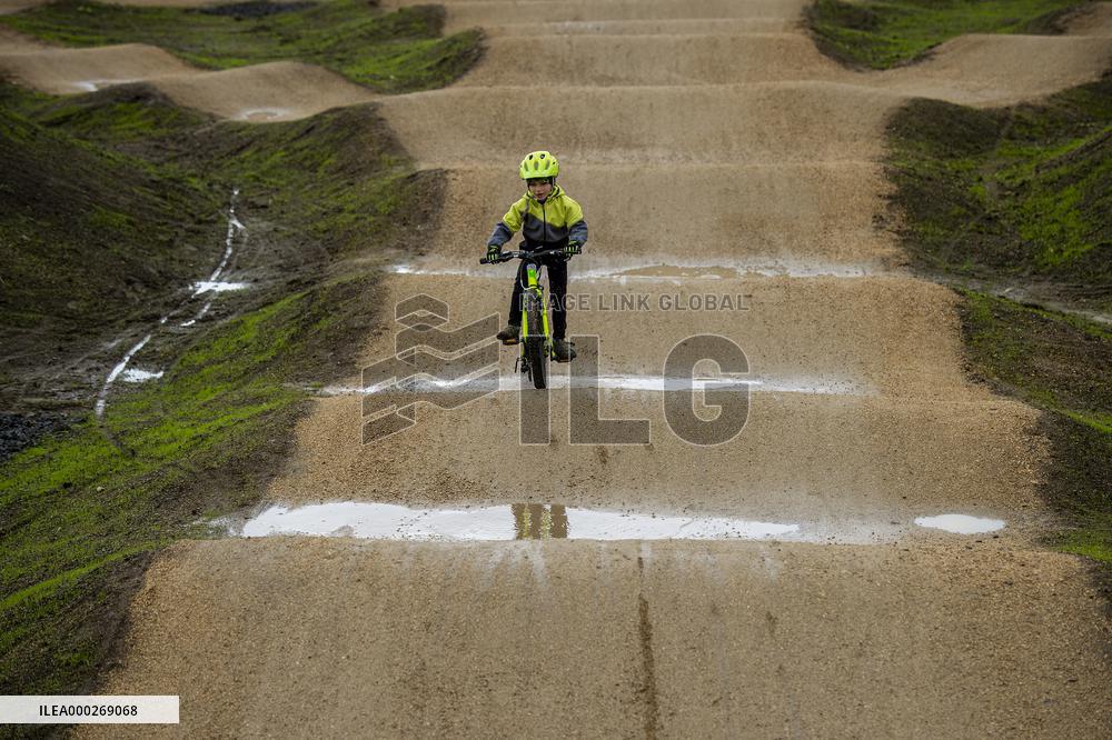 pump track circuit for cyclists, cyclist