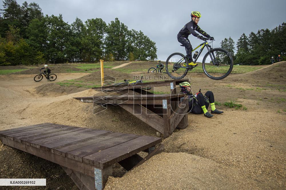 pump track circuit for cyclists, cyclist
