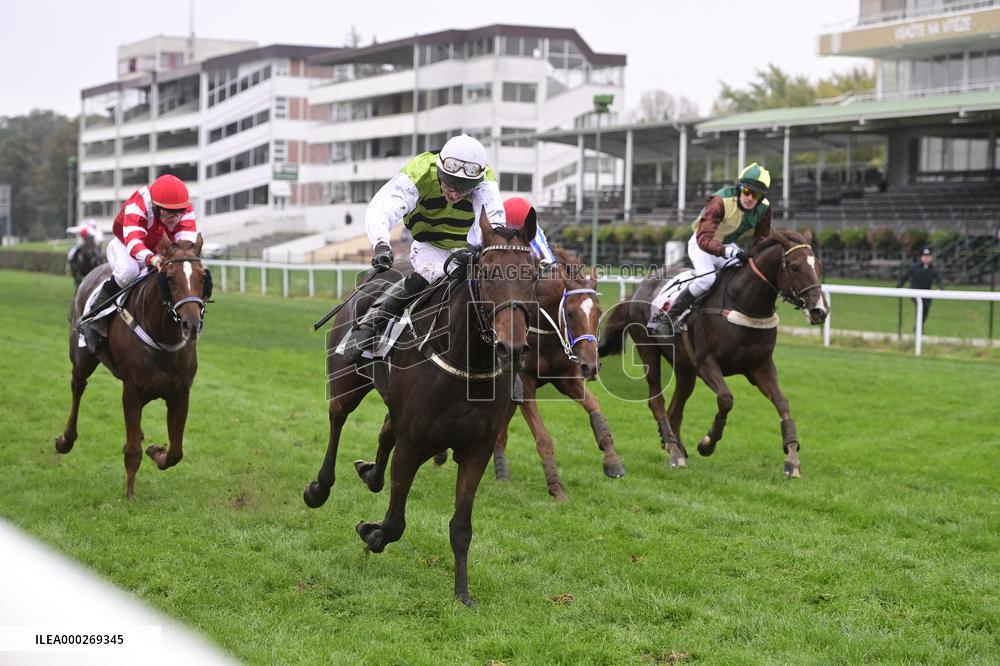 LUKAS MATUSKY, HEGNUS