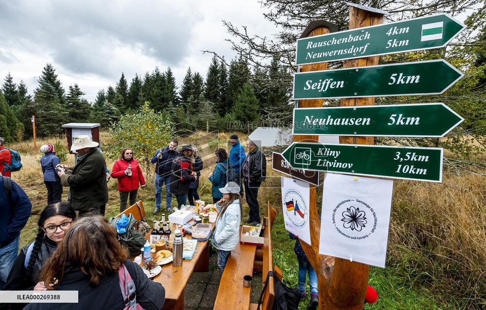 Klinska brana tourist border crossing, Czech-German Partnership Club