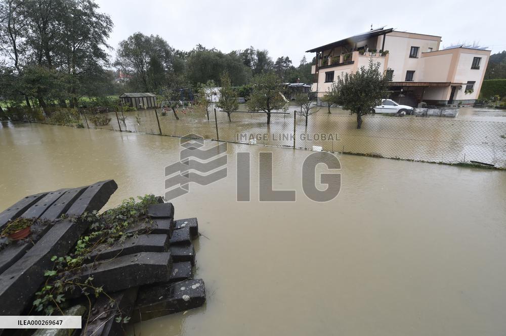 River Porubka, village Vresina, heavy rain, raised water level