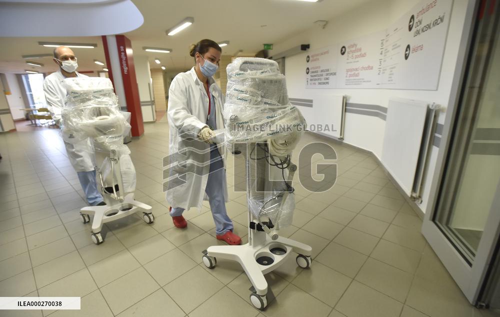 artificial lung ventilation, mechanical, assisted ventilations, lung ventilator, ventilators