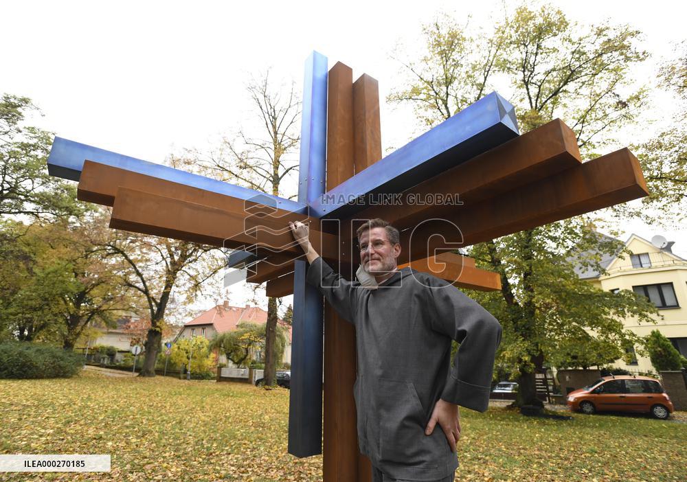 Abraham Fischer, Cross of Reconciliation, 400th anniversary of the Battle of White Mountain