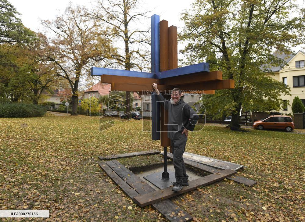 Abraham Fischer, Cross of Reconciliation, 400th anniversary of the Battle of White Mountain