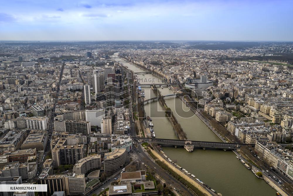 Paris city, Seine river