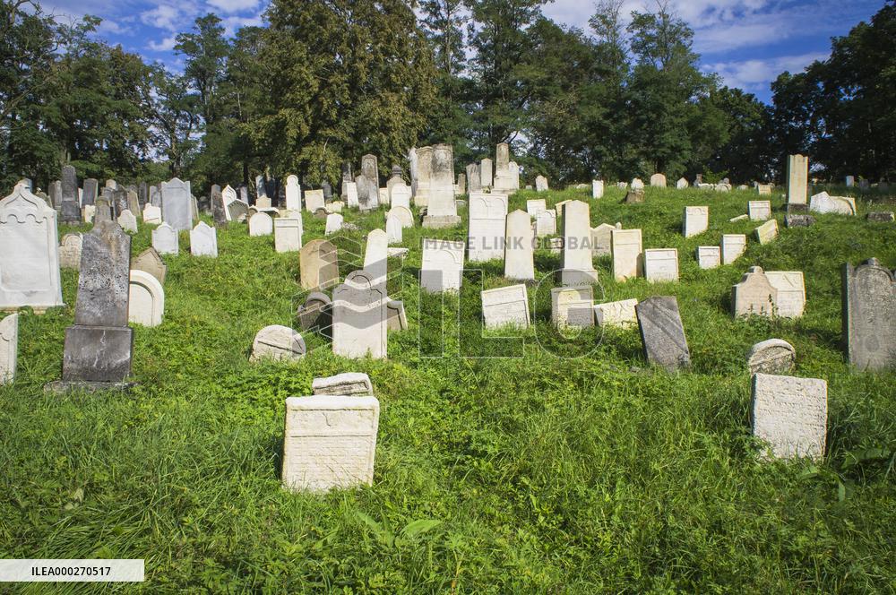 Jewish cemetery Safov
